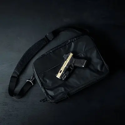 FADE BRIEF BLACK